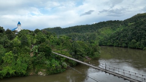 Jembatan Gantung Penghubung Desa
